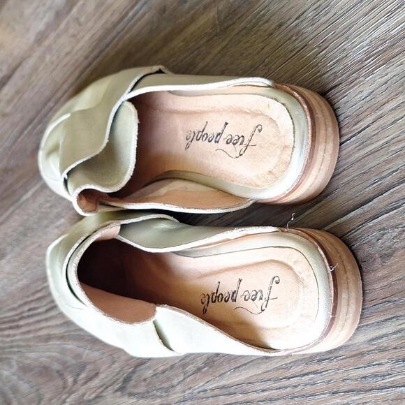 Free People Metallic Slip On Shoe Size 5.5 - Picture 4 of 9